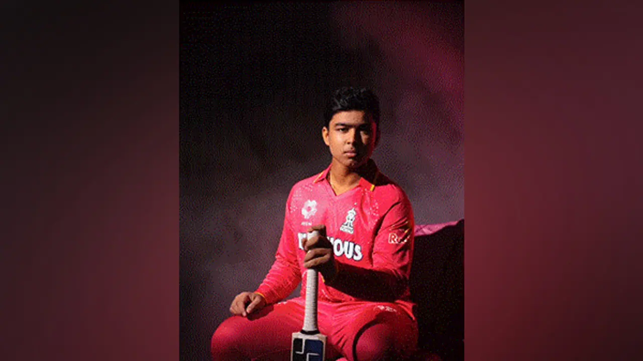 ஐபிஎல்: 14வது பிறந்தநாள் கொண்டாடிய ராஜஸ்தான் வீரர்! ரசிகர்கள் வாழ்த்து மழை! 