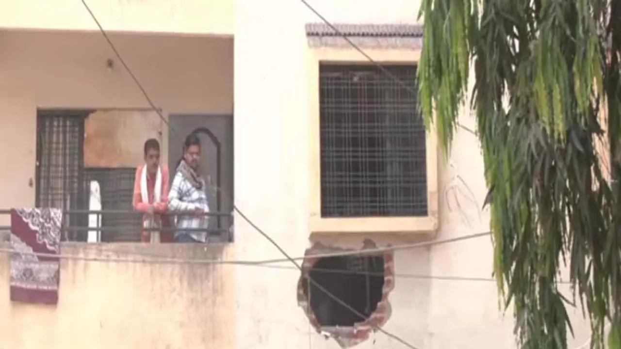 Maharashtra: Municipal body bulldozes construction of key accused in Nagpur violence Maharashtra: Municipal body bulldozes construction of key accused in Nagpur violence