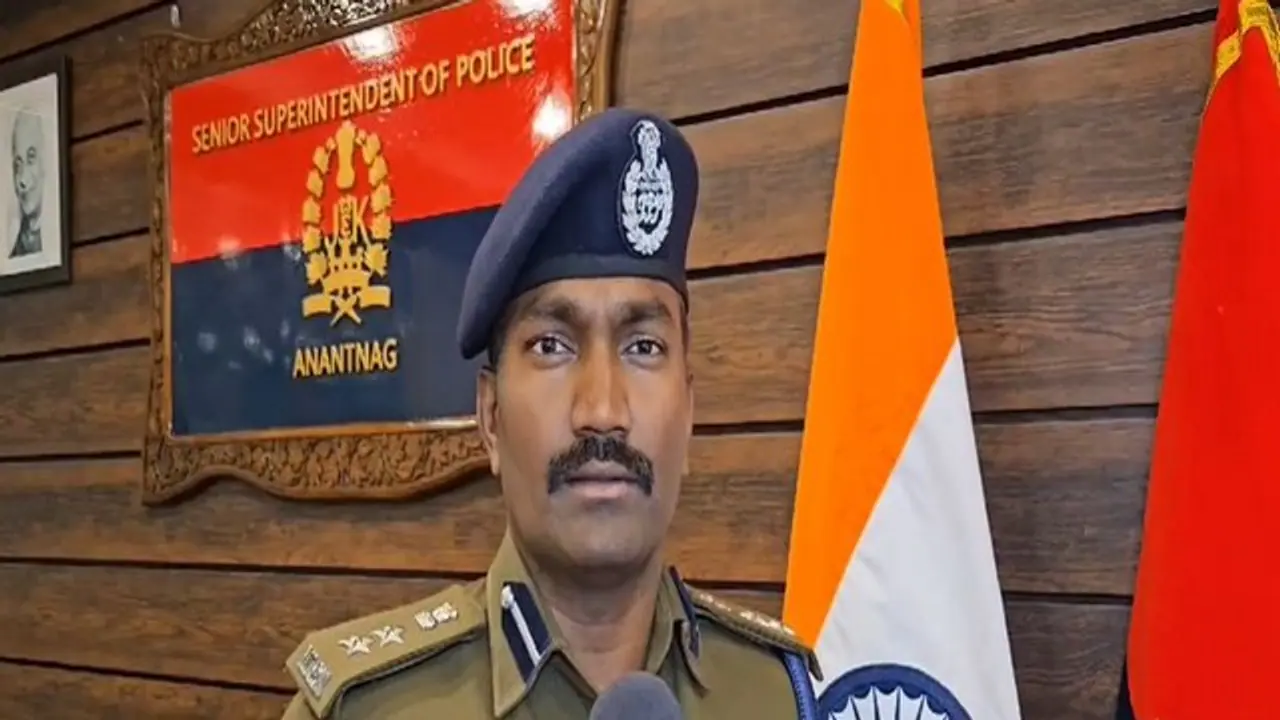 Security forces dismantle terrorist hideout in Jammu and Kashmir, recover arms and ammunition Security forces dismantle terrorist hideout in Jammu and Kashmir, recover arms and ammunition