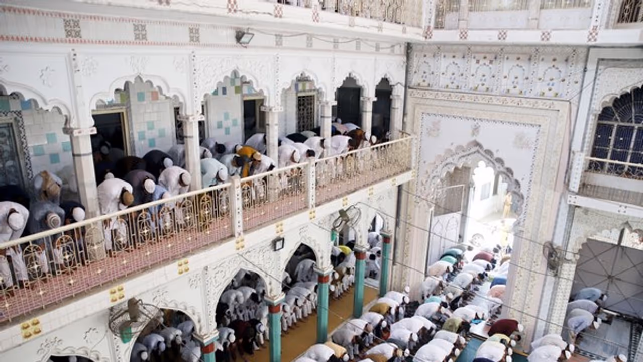 Devotees offer Namaz on the occasion of 'Eid al Adha' in Prayagraj. (File Photo/ANI)