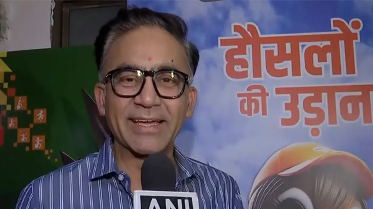 Saba Karim gives his take on BCCI policy on limiting family time with Team India players during overseas tour Saba Karim gives his take on BCCI policy on limiting family time with Team India players during overseas tour