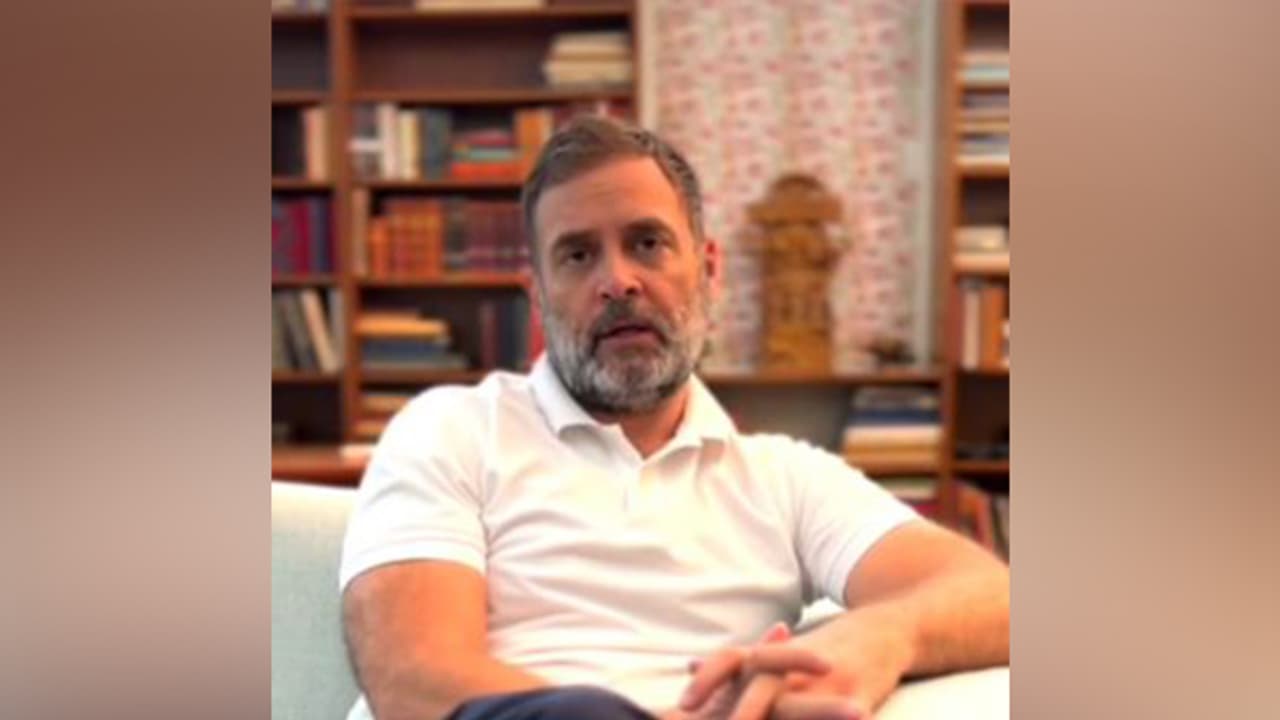 Rahul Gandhi calls on Bihar youth to join 'Roko Palayan, Do Naukri' march in Begusarai (WATCH)