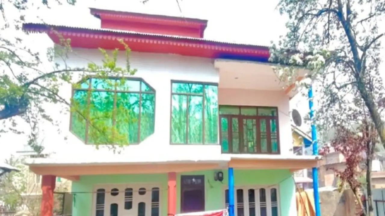 J K: Police attach property worth Rs 1 cr of notorious drug peddler in major crackdown in Anantnag 