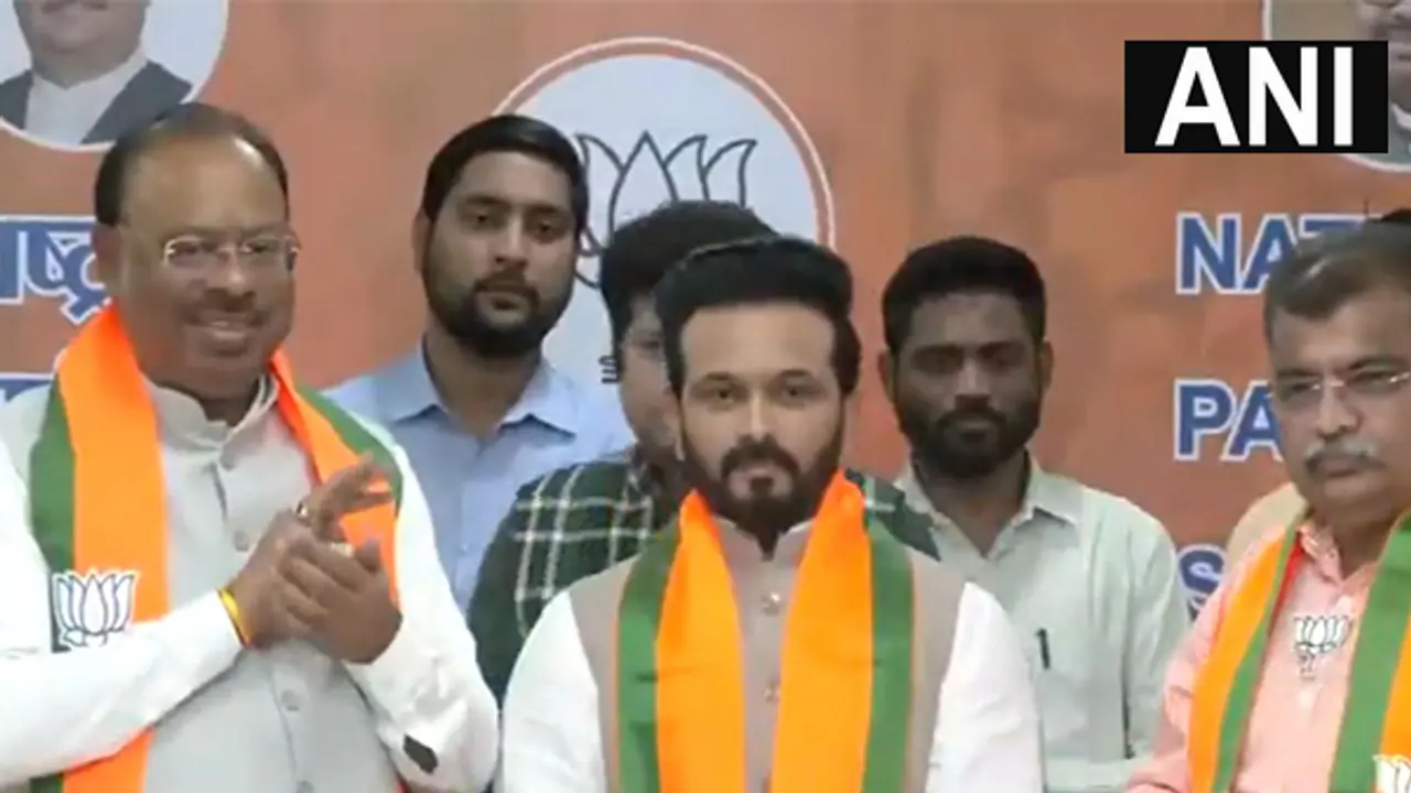 Former cricketer Kedar Jadhav joins BJP in Mumbai, vows to follow footsteps of PM Modi and CM Fadnavis Former cricketer Kedar Jadhav joins BJP in Mumbai, vows to follow footsteps of PM Modi and CM Fadnavis