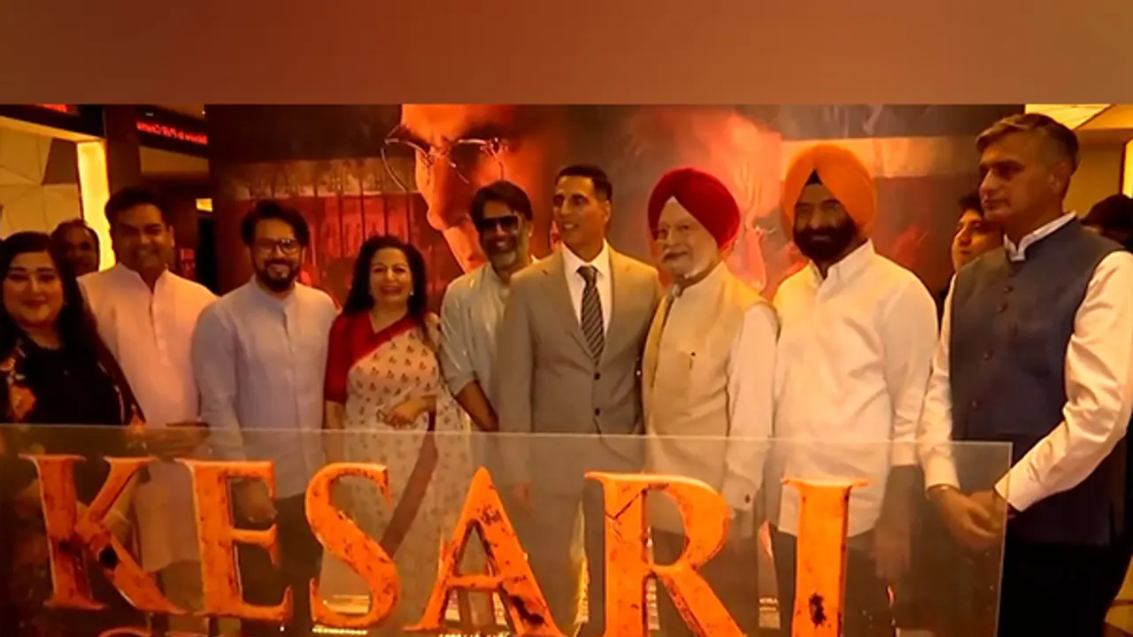 Union Minister Hardeep Singh Puri, Delhi Minister Manjinder Sirsa attend screening of Akshay Kumar's Kesari Chapter 2 in Delhi