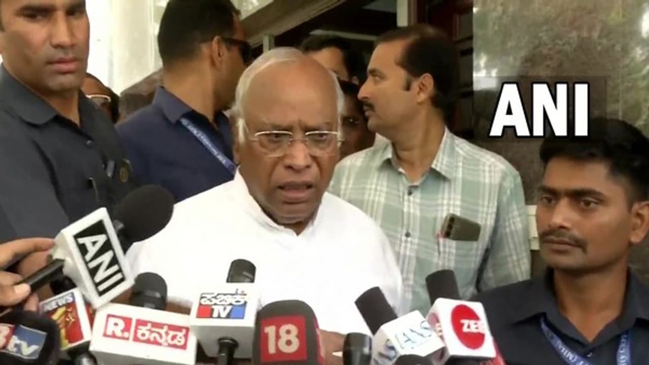 Kharge distances from caste survey talks, leaves decision to Karnataka govt