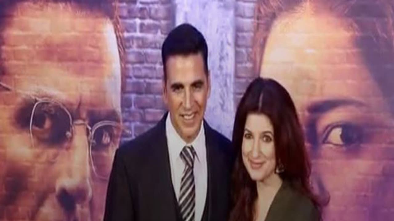 Twinkle Khanna cheers for husband Akshay Kumar as she attends 'Kesari 2' screening Twinkle Khanna cheers for husband Akshay Kumar as she attends 'Kesari 2' screening