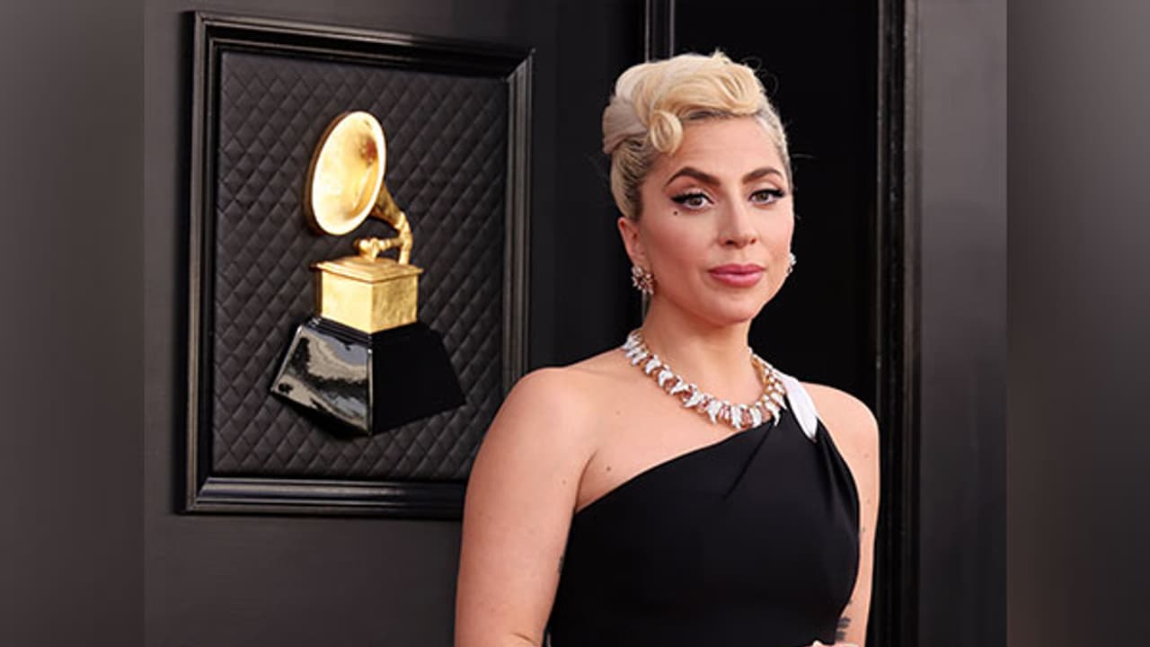 Lady Gaga REACTS to mic failures at Coachella weekend 2: 'Sorry for the tech trouble'