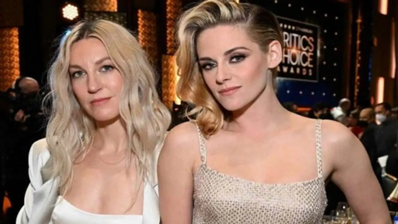 'Twilight' actor Kristen Stewart marries long time girlfriend Dylan Meyer; Read on