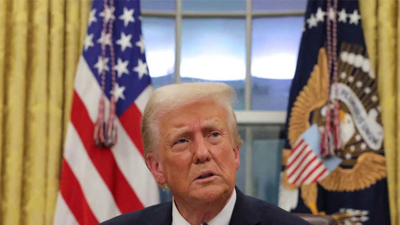 Donald Trump: సినిమా ఇండస్ట్రీపై పడ్డ ట్రంప్.. వారిపై 100 శాతం టారిఫ్ Donald Trump: సినిమా ఇండస్ట్రీపై పడ్డ ట్రంప్.. వారిపై 100 శాతం టారిఫ్