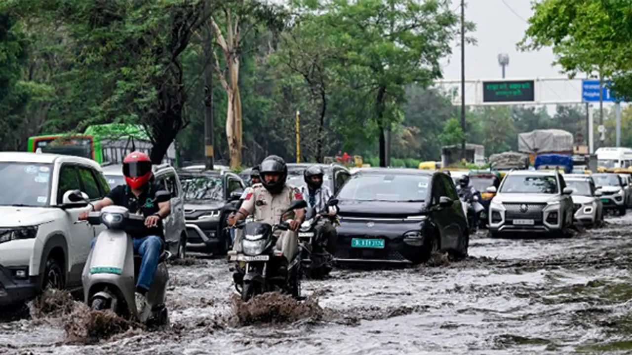 ಗುಡುಗು ಗಾಳಿ ಸಹಿ ಭಾರಿ ಮಳೆ ಎಚ್ಚರಿಕೆ,ಆರೇಂಜ್ ಅಲರ್ಟ್ ಘೋಷಿಸಿದ ಹವಾಮಾನ ಇಲಾಖೆ