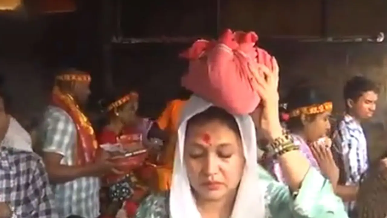 INDIA PAKISTAN WAR: భారత సైన్యం కోసం కామాఖ్య దేవాలయంలో భక్తుల ప్రత్యేక ప్రార్థనలు