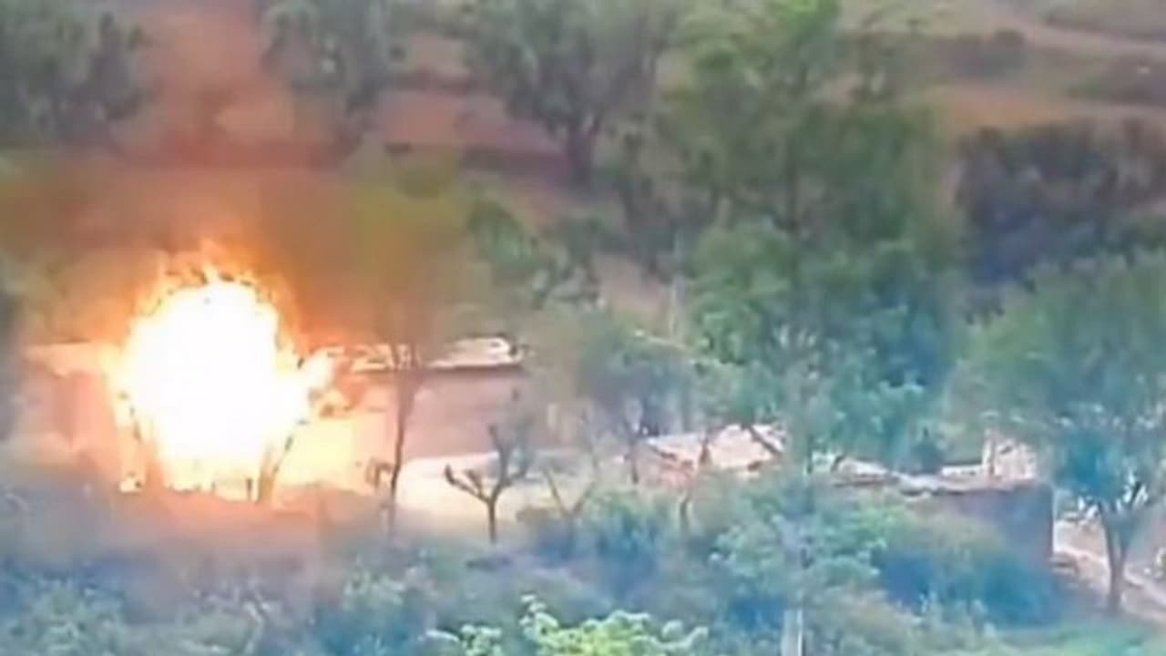 LoC ಬಳಿಯ ಭಯೋತ್ಪಾದಕ ನೆಲೆ ಧ್ವಂಸ ಮಾಡಿದ ಭಾರತೀಯ ಸೇನೆ, ವಿಡಿಯೋ ರಿಲೀಸ್‌!