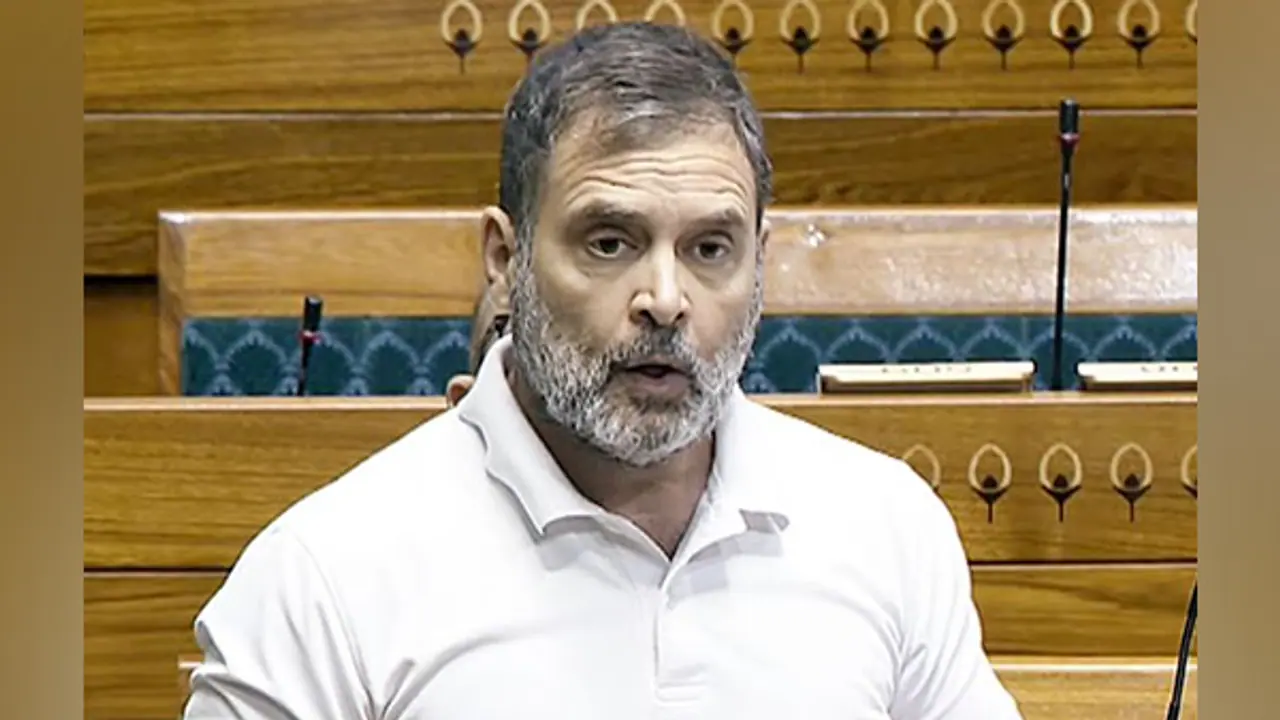 'ಕ್ಯಾಮೆರಾ ಮುಂದೆ ಮಾತ್ರವೇ ಯಾಕೆ ನಿಮ್ಮ ರಕ್ತ ಕುದಿಯುತ್ತದೆ..' ಮೋದಿಗೆ ಪ್ರಶ್ನೆ ಮಾಡಿದ ರಾಹುಲ್‌ ಗಾಂಧಿ!
