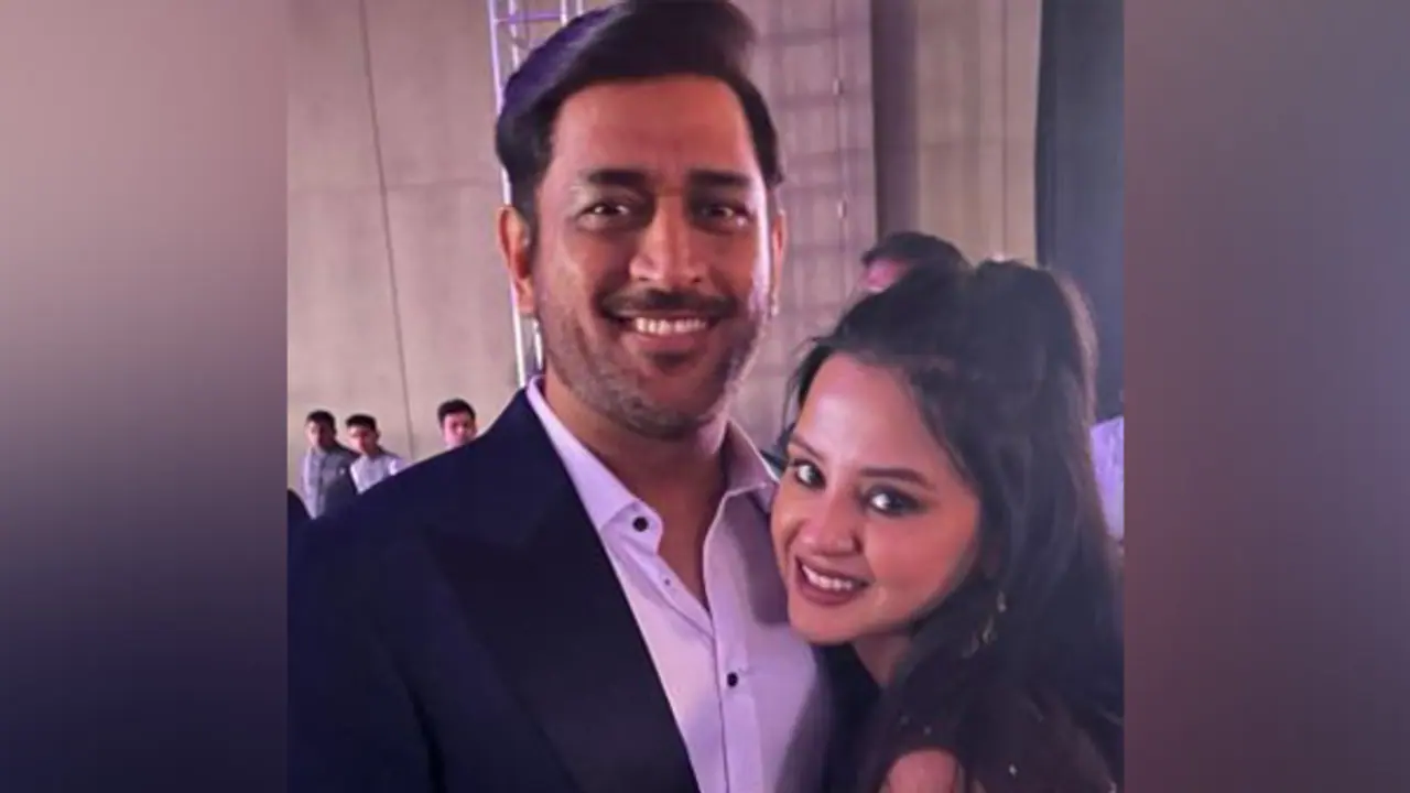 Star Couple Mahendra Singh Dhoni and Sakshi Singh (Image source: Instagram)