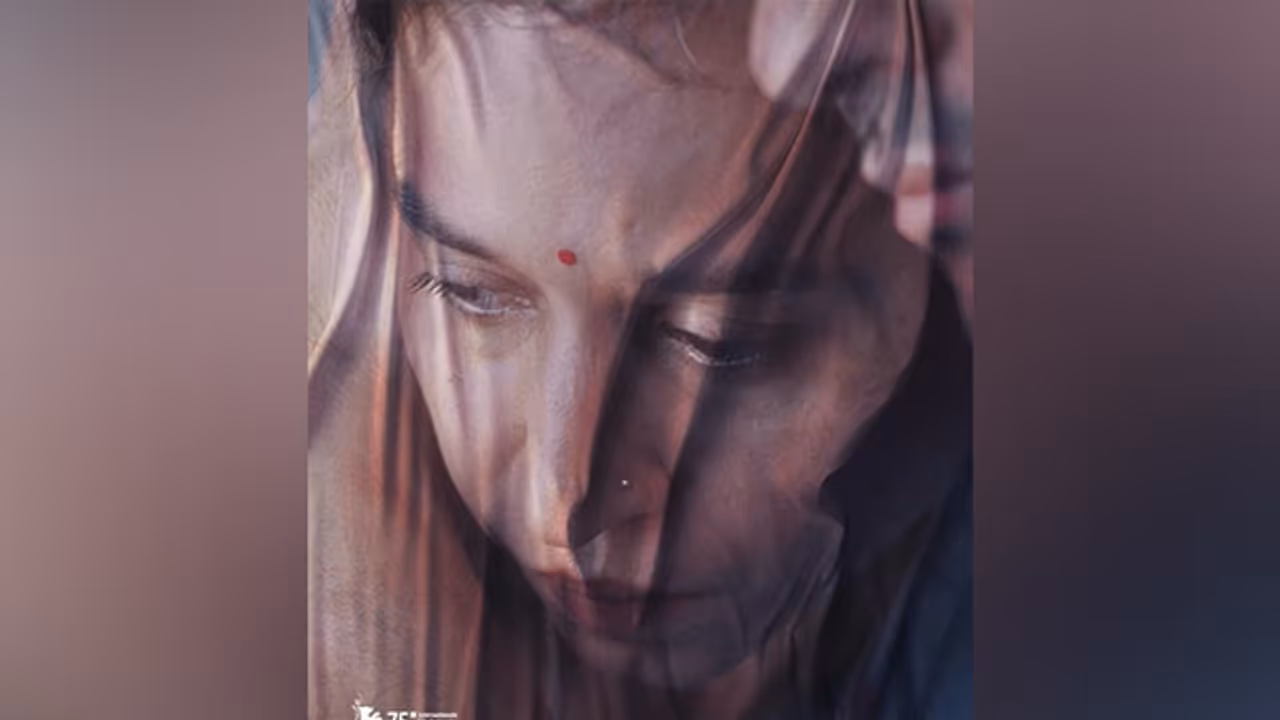 Baksho Bondi (Shadowbox) poster (Photo/Instagram@bakshobondifilm) Baksho Bondi (Shadowbox) poster (Photo/Instagram@bakshobondifilm)