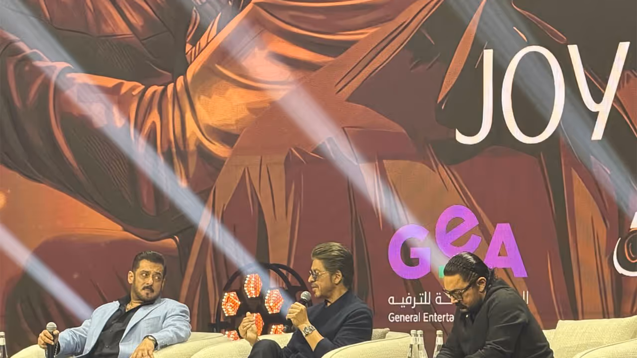 Salman Khan, Aamir Khan, Shah Rukh Khan at Joy Forum 2025 (Image source: Instagram/@poojadadlani02)