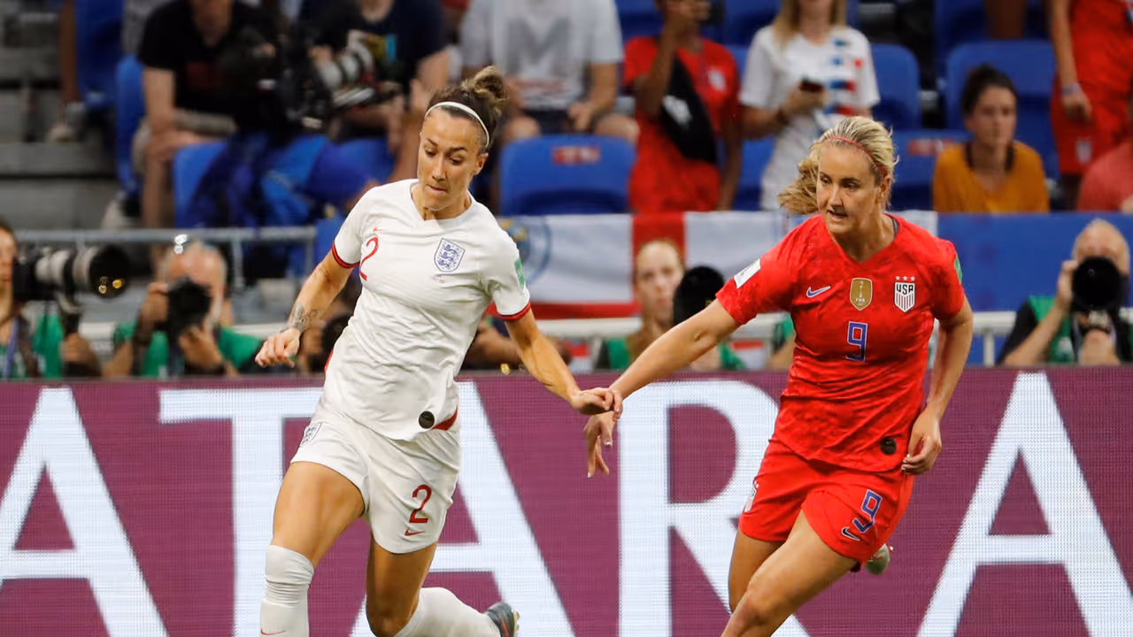 Lucy Bronze (Photo: Reuters)