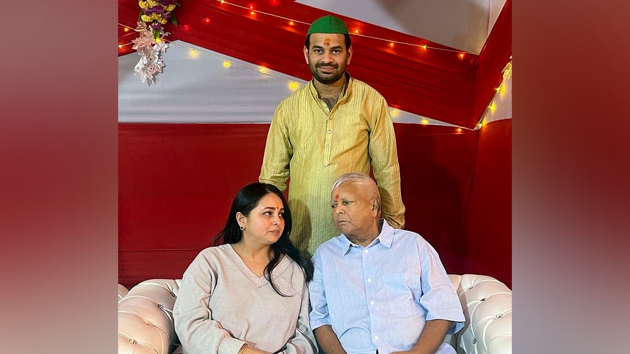 Lalu Prasad Yadav Rohini Yadav and Tej Pratap Yadav (Photo/ANI)
