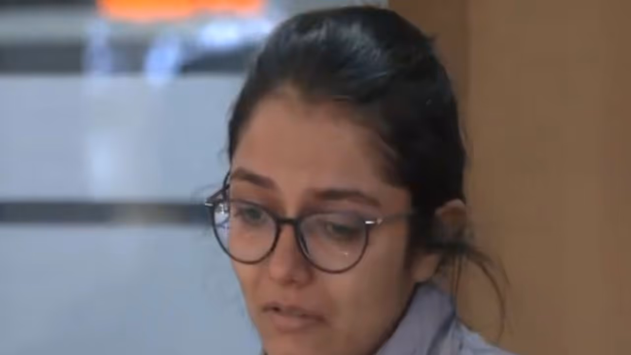 Passenger in tears as IndiGo cancellations hit Ahmedabad (Photo/ANI) Passenger in tears as IndiGo cancellations hit Ahmedabad (Photo/ANI)