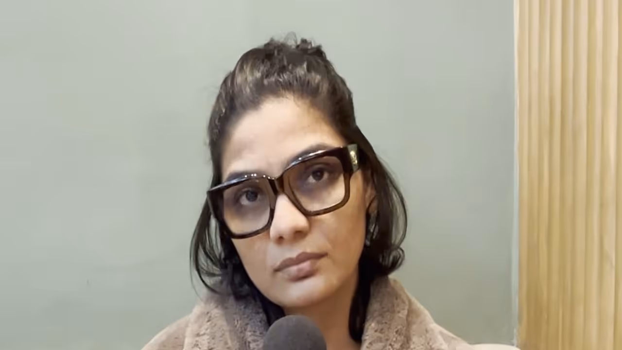 Bhojpuri singer Neha Singh Rathore (File photo/ANI) Bhojpuri singer Neha Singh Rathore (File photo/ANI)