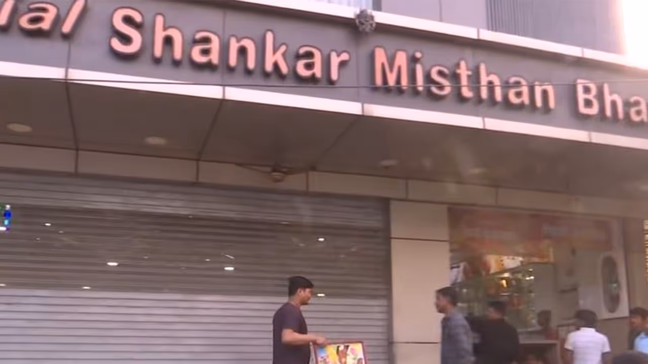 Visuals of the outside the shop (Photo/ANI) Visuals of the outside the shop (Photo/ANI)