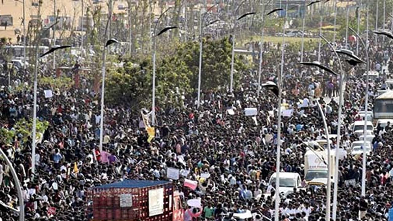 ಜಲ್ಲಿಕಟ್ಟು ಪರ ಪ್ರತಿಭಟನೆ : ತಮಿಳುನಾಡಿಗೆ ಸುಪ್ರಿಂ ಛೀಮಾರಿ ಜಲ್ಲಿಕಟ್ಟು ಪರ ಪ್ರತಿಭಟನೆ : ತಮಿಳುನಾಡಿಗೆ ಸುಪ್ರಿಂ ಛೀಮಾರಿ