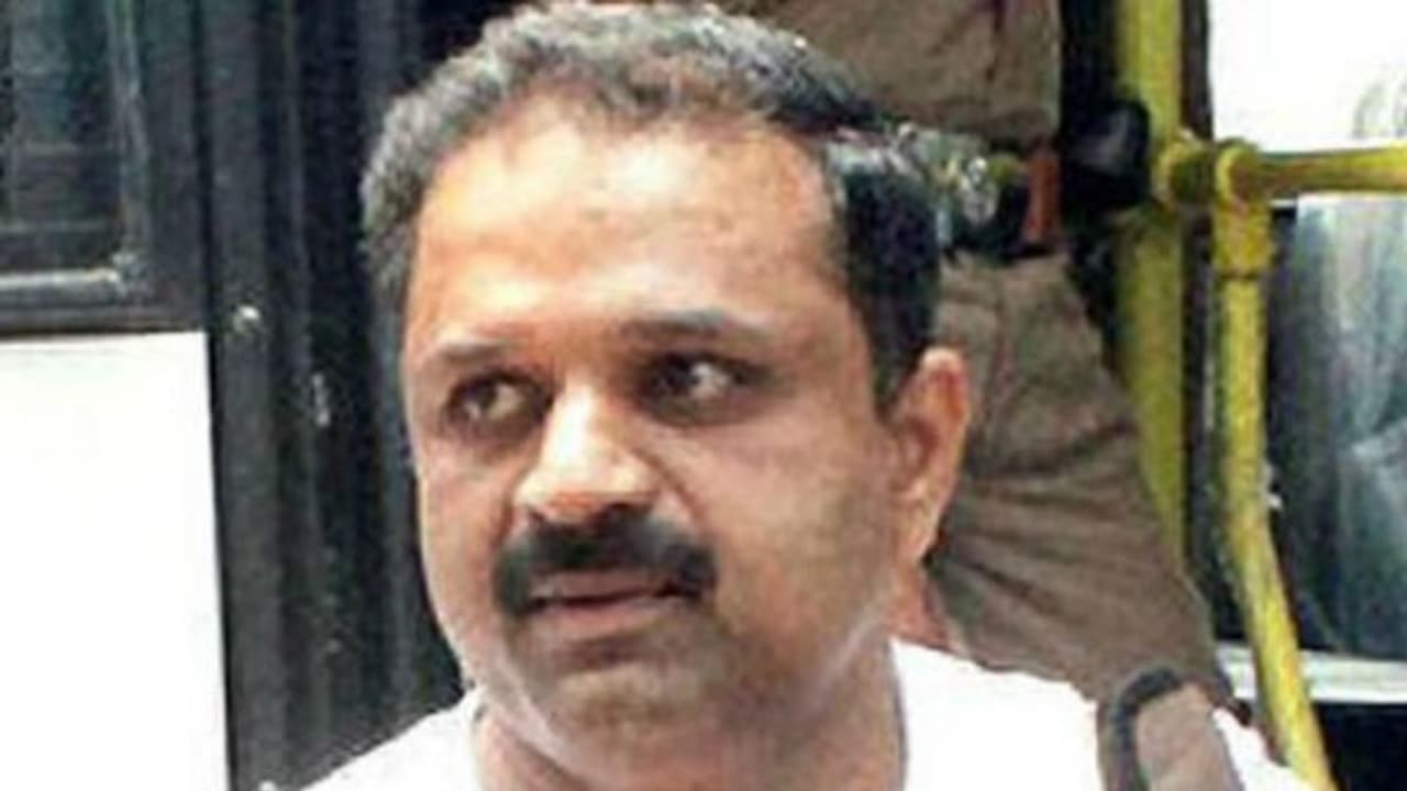 இப்போதைக்கு பேரறிவாளனுக்கு விடுதலை கிடையாது! உச்சநீதிமன்றம் அதிரடி தீர்ப்பு! இப்போதைக்கு பேரறிவாளனுக்கு விடுதலை கிடையாது! உச்சநீதிமன்றம் அதிரடி தீர்ப்பு!