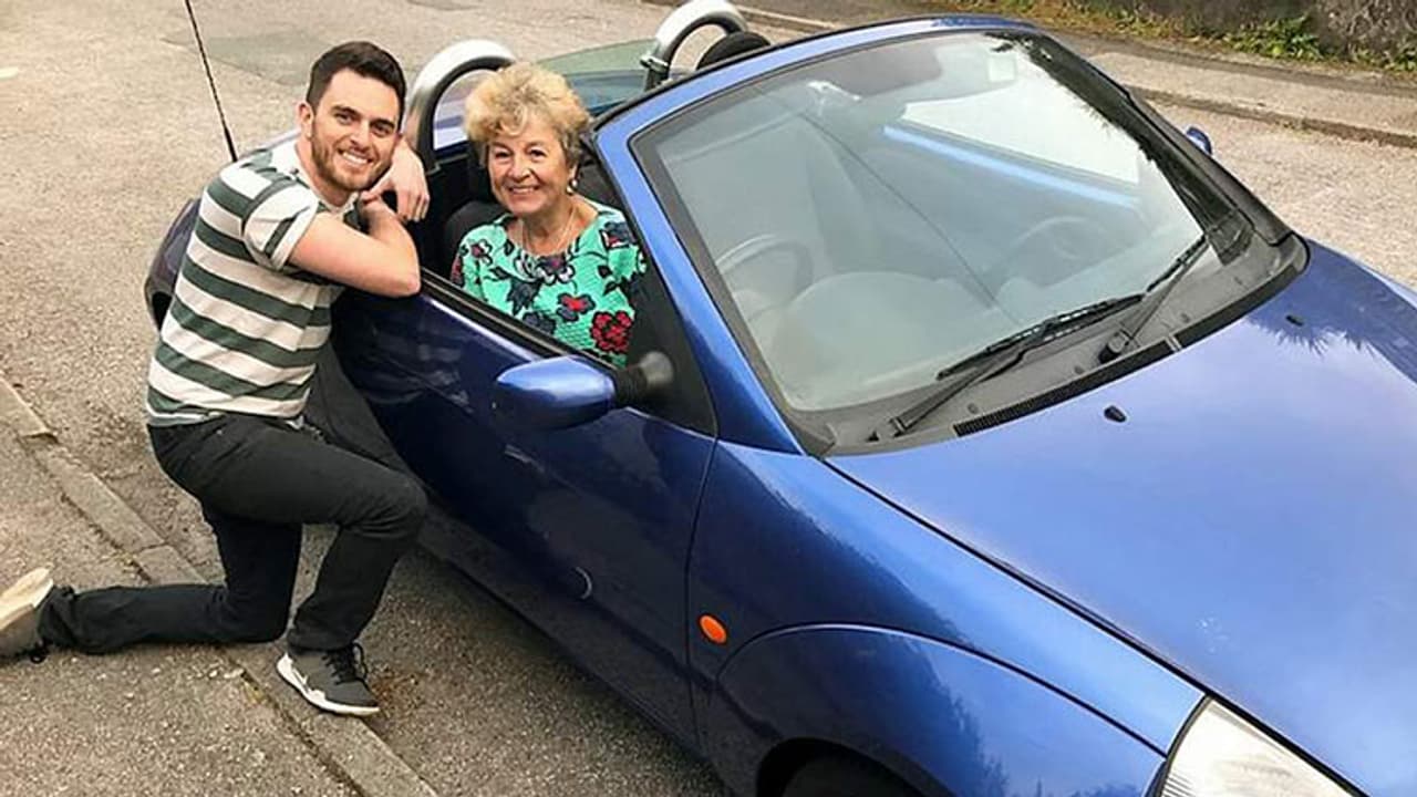 ആ സര്‍പ്രൈസ് സമ്മാനം കണ്ട് അമ്മയുടെ കണ്ണ് നിറഞ്ഞു: വീഡിയോ