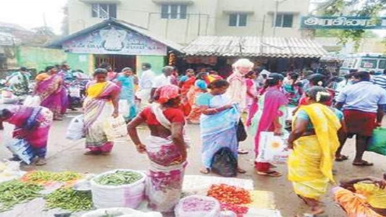 வியாபாரம் பெருக உழவர் சந்தையையும், வாரச் சந்தையையும் இணைக்கலாம் – ஐடியா கொடுத்த விவசாயிகள்.. வியாபாரம் பெருக உழவர் சந்தையையும், வாரச் சந்தையையும் இணைக்கலாம் – ஐடியா கொடுத்த விவசாயிகள்..