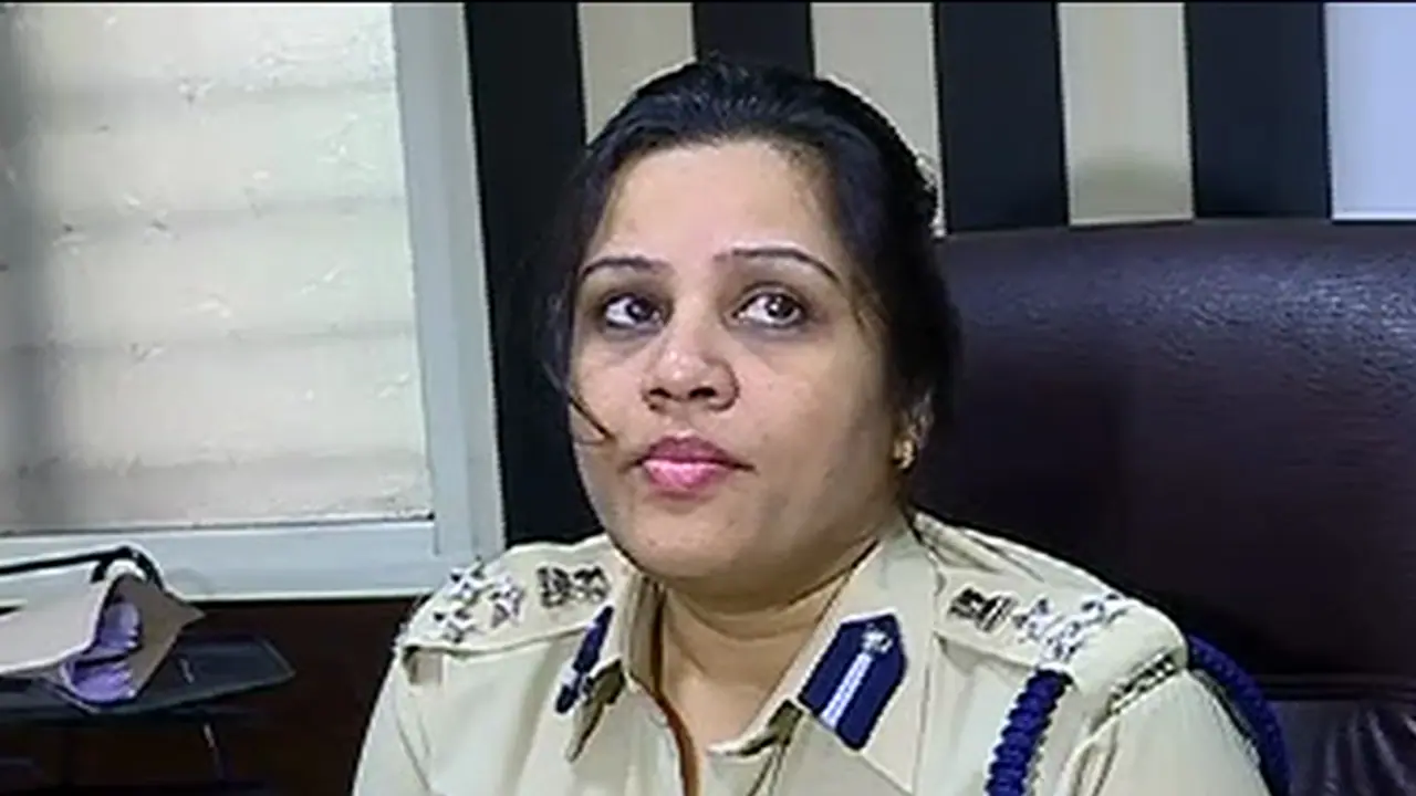 20 crore defamation case filed against DIG Roopa