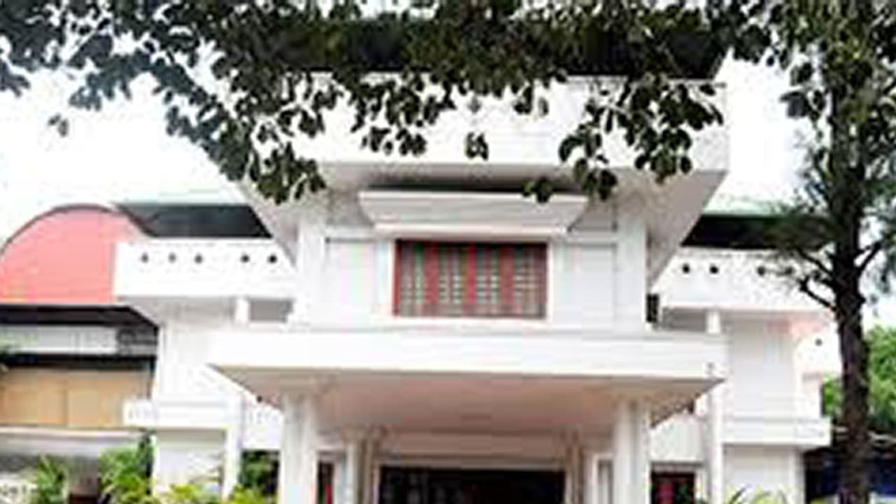 ബില്ലും ക്യാഷ് കൗണ്ടറുമില്ലാത്ത ഒരു ആശുപത്രി ബില്ലും ക്യാഷ് കൗണ്ടറുമില്ലാത്ത ഒരു ആശുപത്രി