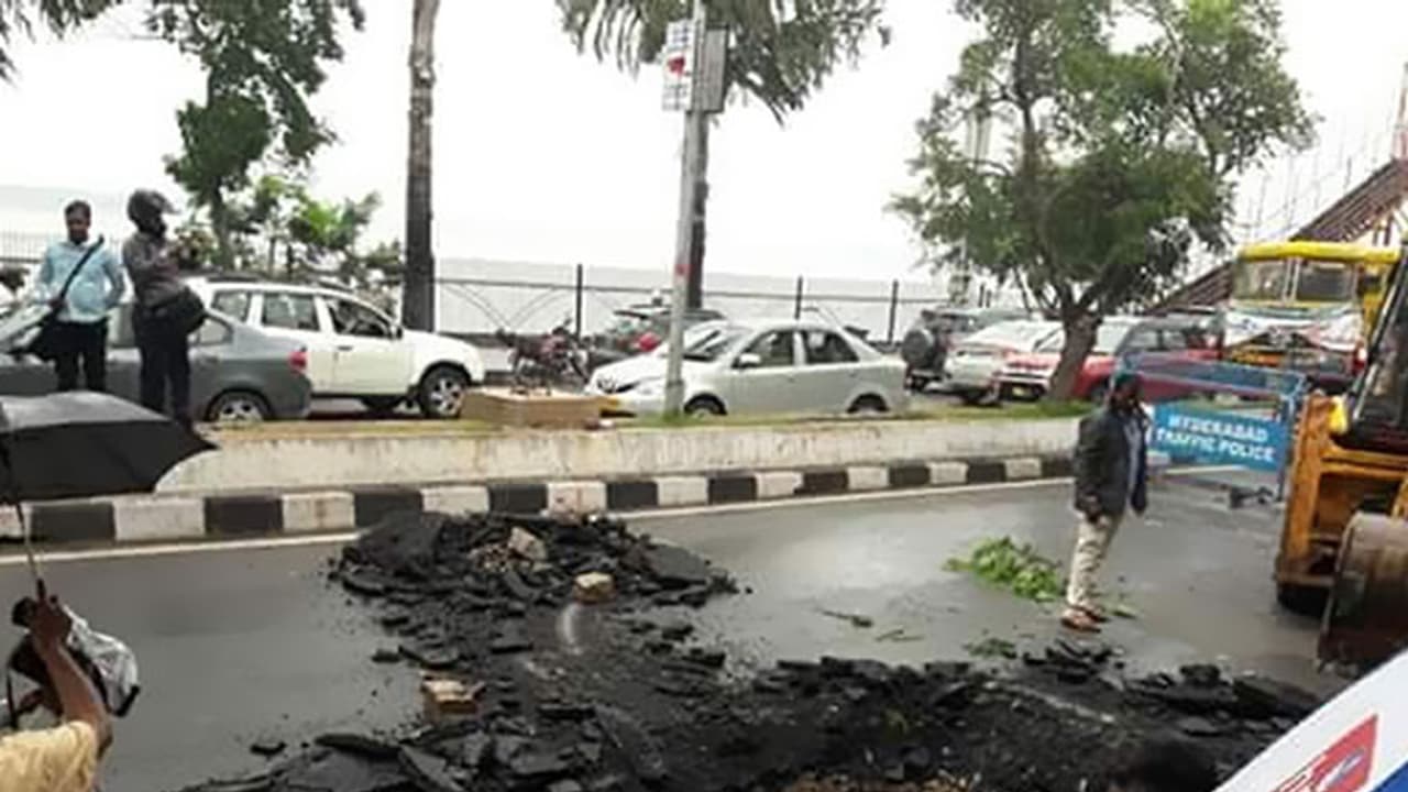 Hyderabad caves in, literally Hyderabad caves in, literally