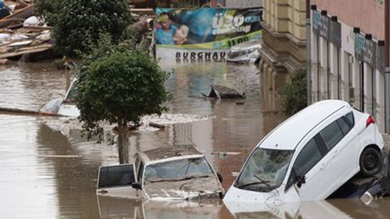 State reels under rain fury, 4 dead State reels under rain fury, 4 dead