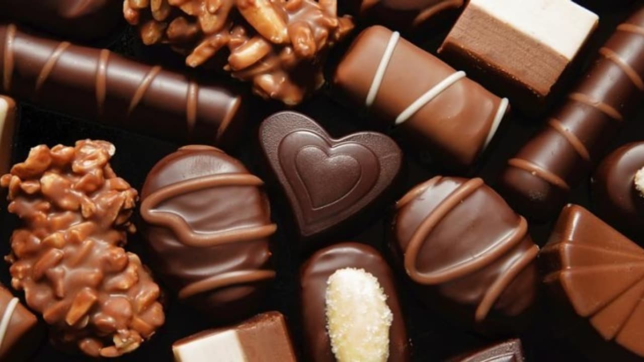 தினமும் ஒரு சாக்லெட் சாப்பிட்டால் இதயநோய் வராதாம்… தினமும் ஒரு சாக்லெட் சாப்பிட்டால் இதயநோய் வராதாம்…