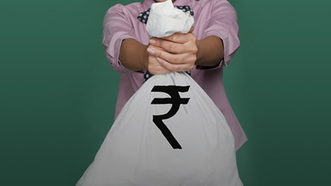 ನೋಟ್ ಬ್ಯಾನ್ ಬಳಿಕ ವಿವಿಧ ರಾಜಕೀಯ ಪಕ್ಷಗಳಿಗೆ ಎಷ್ಟೆಷ್ಟು ದೇಣಿಗೆ ಬಂದಿದೆ? ಖಜಾಂಚಿಗಳು ನೀಡಿದ ಉತ್ತರವೇನು?