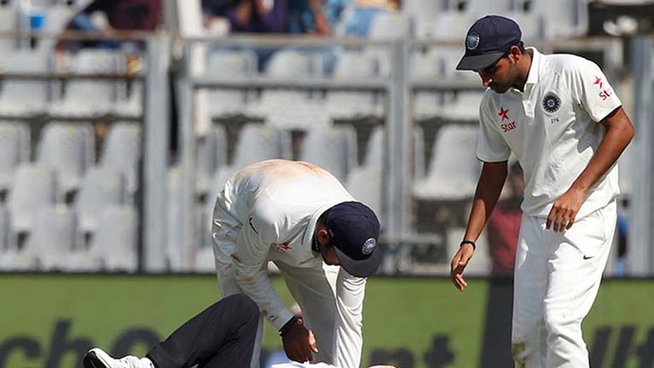 ಅಂಪೈರ್'ಗೆ ಬಾಲ್'ನಿಂದ ಹೊಡೆದ ಭುವಿ ಅಂಪೈರ್'ಗೆ ಬಾಲ್'ನಿಂದ ಹೊಡೆದ ಭುವಿ