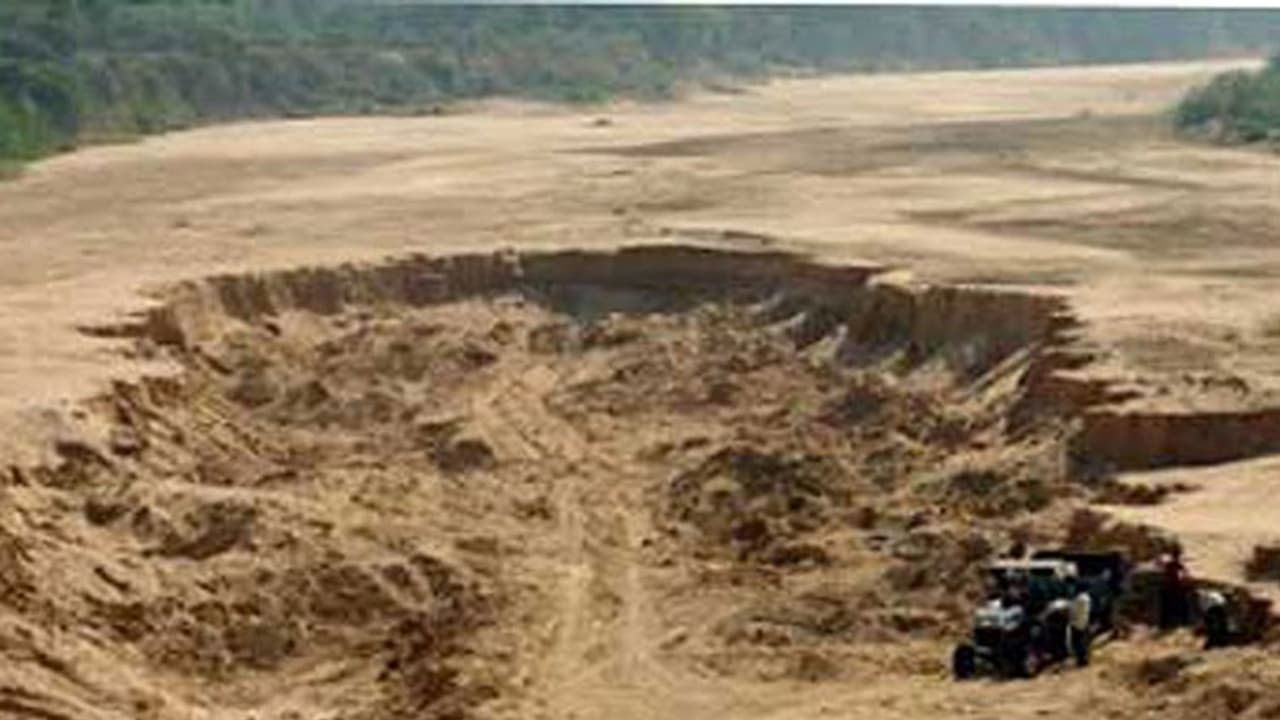 Kerala: Alappad residents up in arms against state sponsored sand mining