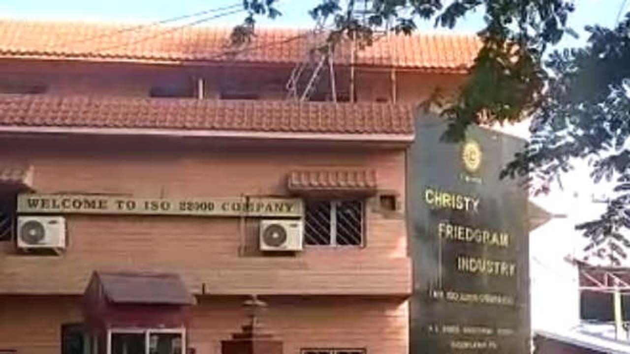 சத்துணவு பொருள் சப்ளை விஷயத்தில் முறைகேடு நடந்ததாக புகார் !! முக்கிய பிரமுகர்களுக்கு தொடர்பா? திடுக் தகவல்கள் !! சத்துணவு பொருள் சப்ளை விஷயத்தில் முறைகேடு நடந்ததாக புகார் !! முக்கிய பிரமுகர்களுக்கு தொடர்பா? திடுக் தகவல்கள் !!