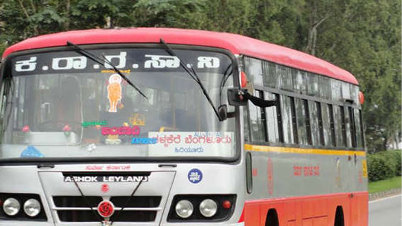 പുതുവത്സരത്തിൽ ബസ് യാത്രക്കാർക്ക് ഇരുട്ടടി, ചാര്ജ് വർധിപ്പിച്ചത് 15 ശതമാനം, നിരക്കുയർത്തി കർണാടക സർക്കാർ പുതുവത്സരത്തിൽ ബസ് യാത്രക്കാർക്ക് ഇരുട്ടടി, ചാര്ജ് വർധിപ്പിച്ചത് 15 ശതമാനം, നിരക്കുയർത്തി കർണാടക സർക്കാർ
