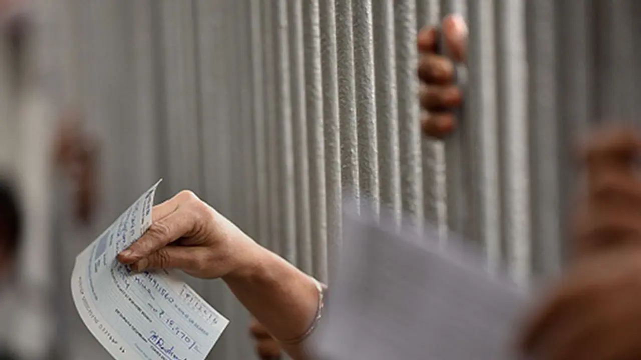 Already out of cash, Indian banks now lack cheque books Already out of cash, Indian banks now lack cheque books