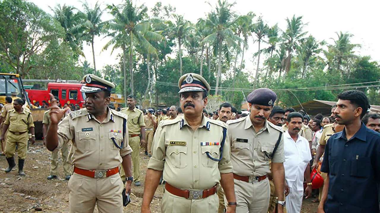 Father commits suicide after murdering two teenaged children Father commits suicide after murdering two teenaged children