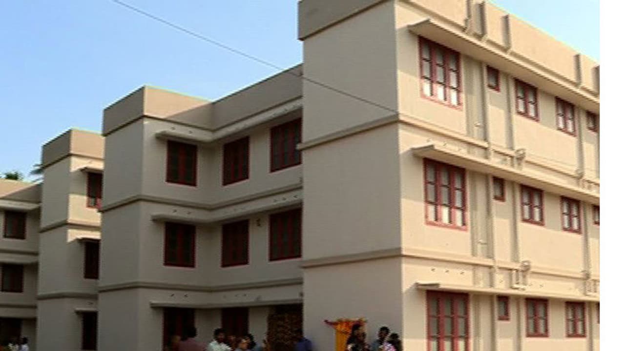 ಬೆಂಗಳೂರಲ್ಲಿ ಹೊಸ ಫ್ಲಾಟ್ ಖರೀದಿ ಮಾಡ್ತಿದ್ದೀರಾ : ಎಚ್ಚರ! ಬೆಂಗಳೂರಲ್ಲಿ ಹೊಸ ಫ್ಲಾಟ್ ಖರೀದಿ ಮಾಡ್ತಿದ್ದೀರಾ : ಎಚ್ಚರ!