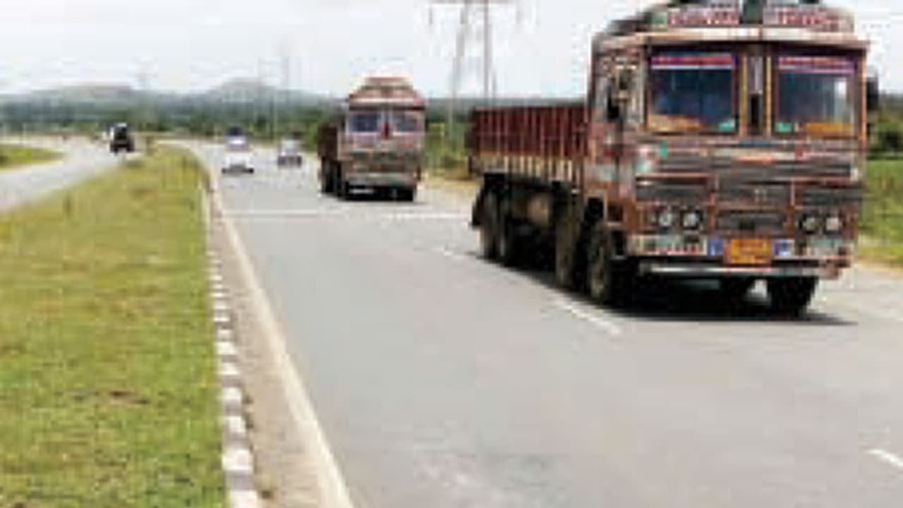 ബാറിനും ഹോട്ടലിനുമായി ദേശീയപാത അതോറിറ്റിയുടെ കള്ളക്കളി ബാറിനും ഹോട്ടലിനുമായി ദേശീയപാത അതോറിറ്റിയുടെ കള്ളക്കളി