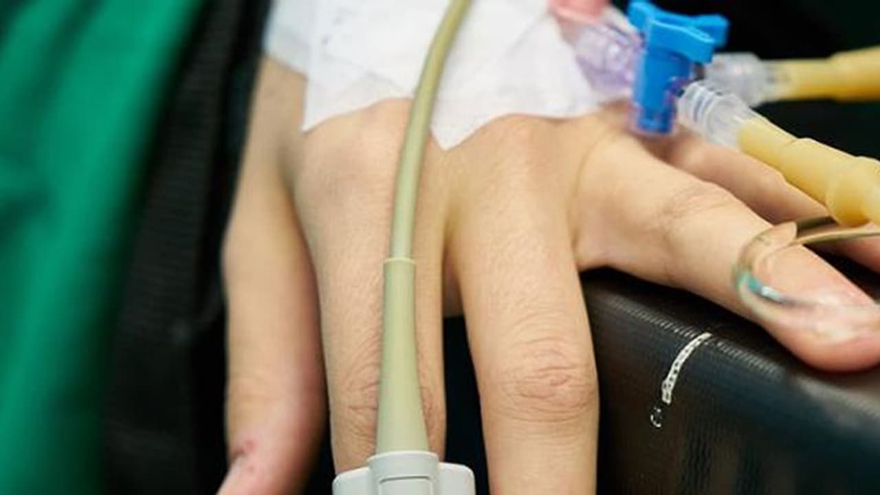 കോമ അവസ്ഥയില് കിടക്കുന്ന രോഗിയുടെ കണ്ണ് എലി കരണ്ടുവെന്ന് പരാതി കോമ അവസ്ഥയില് കിടക്കുന്ന രോഗിയുടെ കണ്ണ് എലി കരണ്ടുവെന്ന് പരാതി