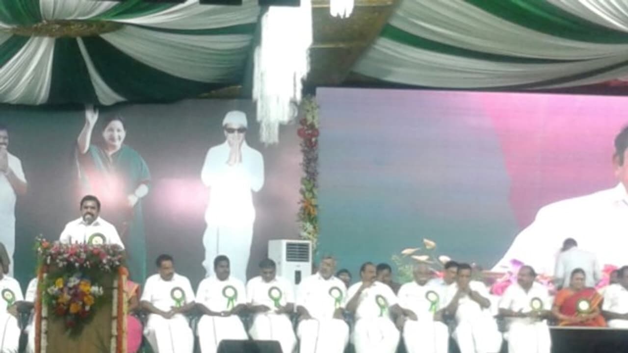 ஆட்சி நிலைக்கக் கூடாது என எண்ணுபவர் கனவு பலிக்காது... நானும் ஓபிஎஸ்ஸும் இரட்டைக் குழல் துப்பாக்கிதான்... அடித்துப் பேசிய எடப்பாடி ஆட்சி நிலைக்கக் கூடாது என எண்ணுபவர் கனவு பலிக்காது... நானும் ஓபிஎஸ்ஸும் இரட்டைக் குழல் துப்பாக்கிதான்... அடித்துப் பேசிய எடப்பாடி