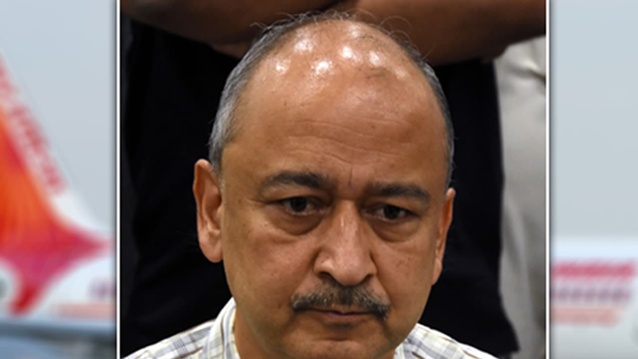 ಪರೀಕ್ಷಾ ಸಂಸ್ಥೆಯ ಮುಖ್ಯಸ್ಥ ತಲೆದಂಡ: ಕರ್ನಾಟಕ ಕೇಡರ್ ಖರೋಲಾ ಬಾಸ್..! ಪರೀಕ್ಷಾ ಸಂಸ್ಥೆಯ ಮುಖ್ಯಸ್ಥ ತಲೆದಂಡ: ಕರ್ನಾಟಕ ಕೇಡರ್ ಖರೋಲಾ ಬಾಸ್..!