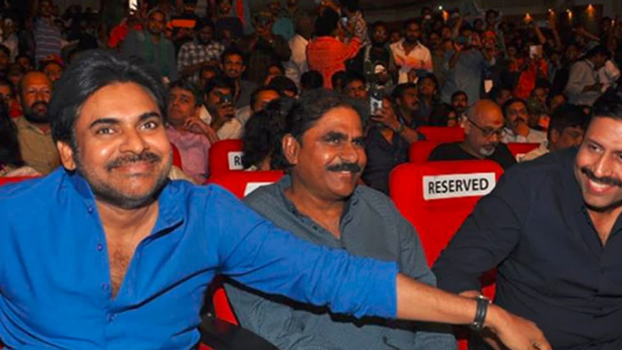 మీడియా హైజాక్ చేస్తోందా? మీడియా హైజాక్ చేస్తోందా?