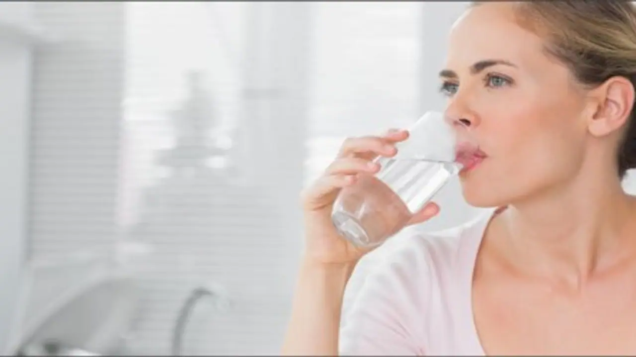 சுடு தண்ணி ஏன் சுவை இல்லாமல் இருக்கு? சுடு தண்ணி ஏன் சுவை இல்லாமல் இருக்கு?