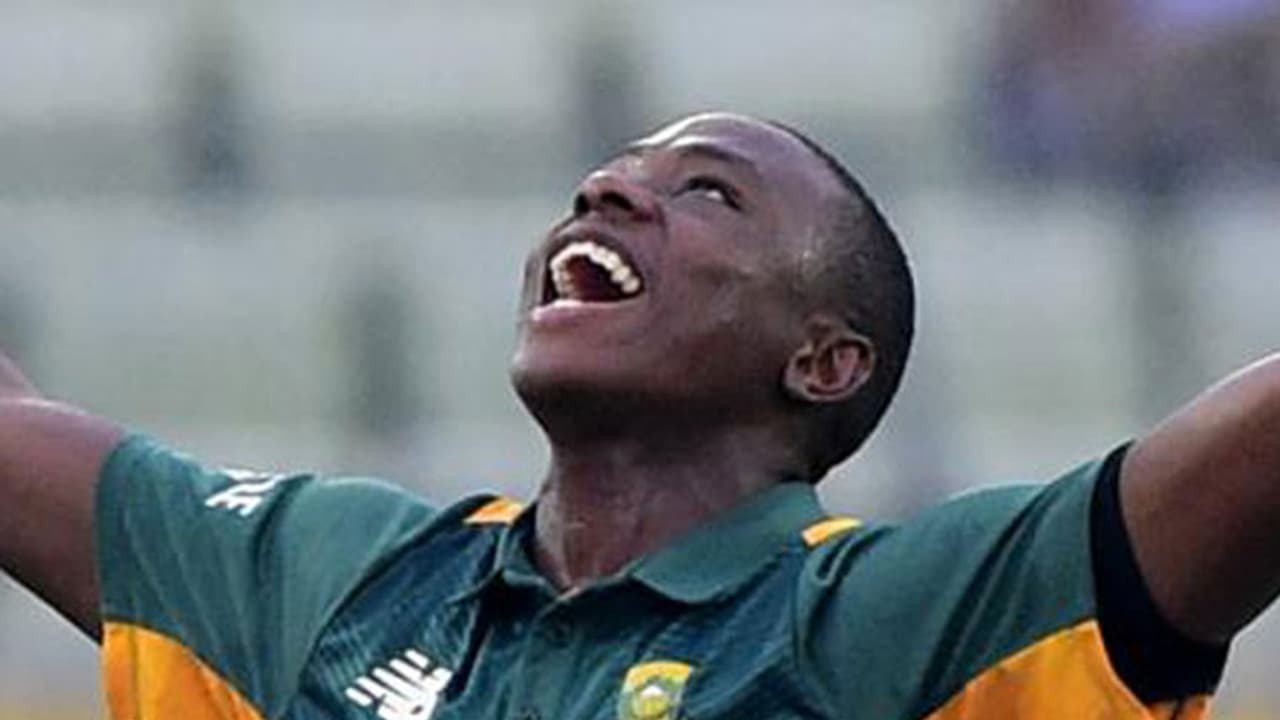 ಧವನ್'ಗೆ ವ್ಯಂಗ್ಯದ ಸೆಂಡ್'ಅಫ್ ಕೊಡಲು ಹೋಗಿ ದಂಡ ತೆತ್ತ ರಬಾಡ ಧವನ್'ಗೆ ವ್ಯಂಗ್ಯದ ಸೆಂಡ್'ಅಫ್ ಕೊಡಲು ಹೋಗಿ ದಂಡ ತೆತ್ತ ರಬಾಡ